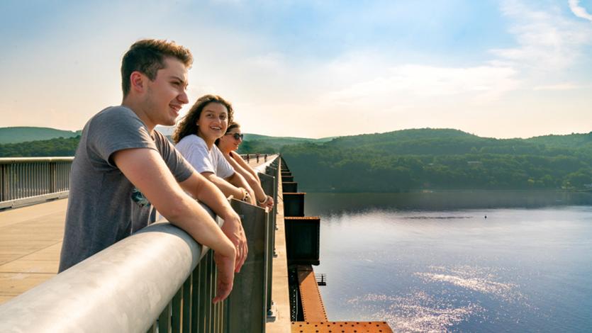 Image of students at Walkway Over the Hudson bridge